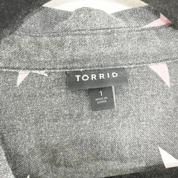 Torrid Taylor Black Burnout Star Print Button Front Shirt Women's Plus Size 1X - Picture 6 of 9